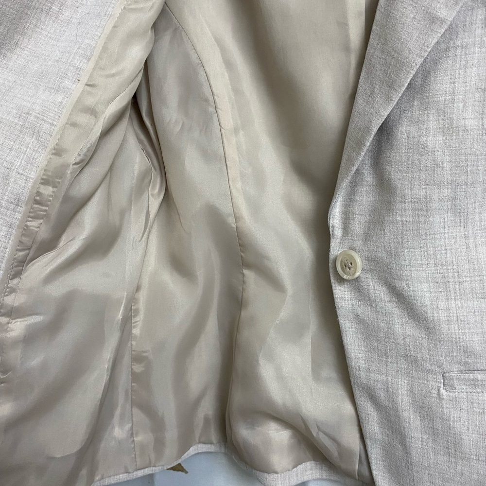 Size 4 Isaac Mizrahi blazer​​​​​​​​​​ - Picture 7 of 8